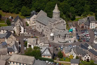 Image de Entre Sancy et Volcans d'Auvergne. Orcival, Ressources et Energie. 5 personnes.