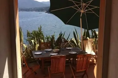Apartment with panoramic terrace with access to the beach