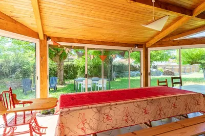 Image de Maison familiale, 15 pers. , jardin privé, proche centre et lac, à 25 min de l'océan