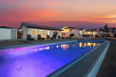 Image de Vibrant 3br Haven w/ Heated Pool & Hot Tub!