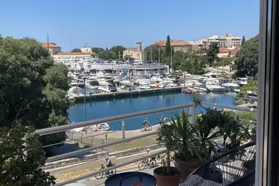 Image de Apartment with view over the marina - 5 minutes from the old town