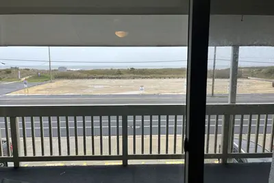Image de Amazing Ocean view condo, steps to the beach.