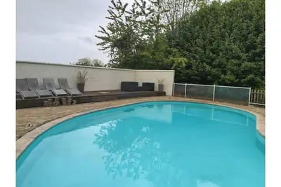 Image de Chevrefeuille seasonal pool @ Domaine des Pommiers