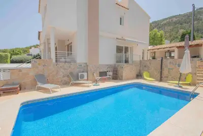 Maison de vacances Villa Polar Spaniahome avec vue sur la mer, piscine & Wi-Fi