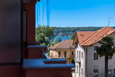 Image de Iris Apartment Lago Maggiore avec vue sur le lac, balcons, climatisation et Wi-Fi