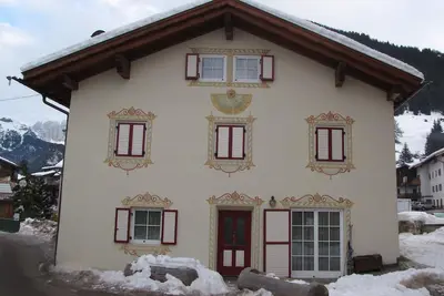 Image de Facing the ski slopes, a stone's throw from the cable car departure for the sellaronda
