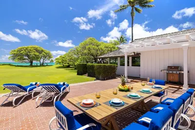 Image de Custom, Renovated Kailua Beach Front w/pool - Best Location on the Bay!