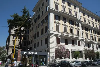 Image de Center 2 Rooms is a modern and comfortable apartment located on the first floor.