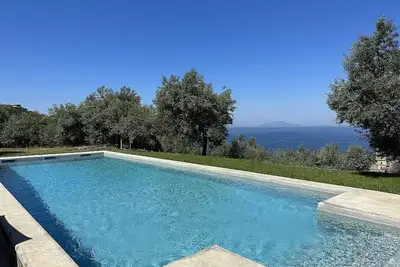 Image de Villa Lillamora: Un appartement caractéristique et accueillant qui fait partie d'une ancienne ferme de deux étages obtenue à partir d'un ancien moulin.