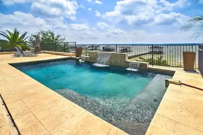 Image de Waterfront Home w/ Boat Dock on Lake Houston!