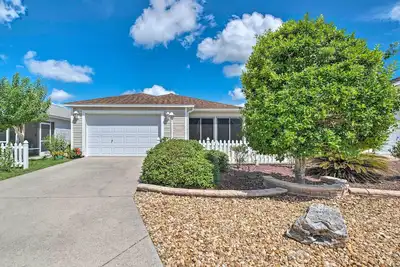 Image de ~ 1 Mi to Golf: Home w/ Patio in The Villages!