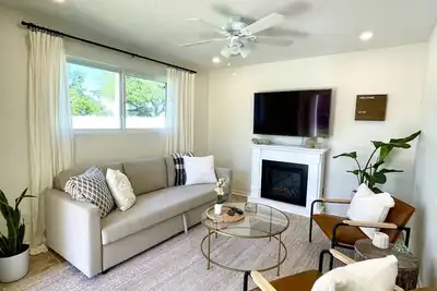 Image de ★Walk to Beach★ Fully Renovated and Modern Jax Beach Retreat