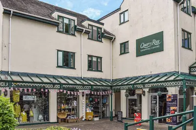 Perfectly situated right in the centre of Bowness on Windermere.