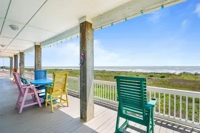 Image de Just Sun & Beach - Gorgeous Beachfront, has everything you need!