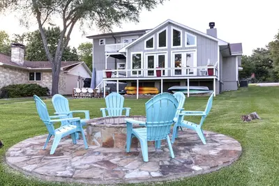 Image de Sea La Vie Lake Front 3br 3ba Retreat