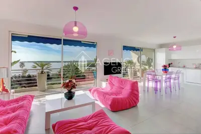 Image de Royal Pink - Appartement design - Vue de rêve- Parking privé gratuit