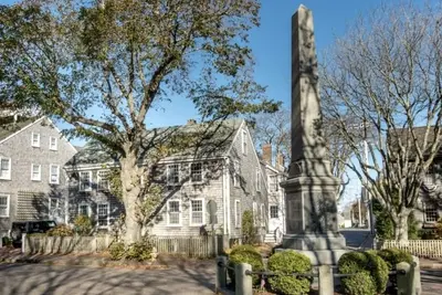Image de 6 Bdr, Pet-friendly, newly remodeled whaling captain’s house downtown Nantucket!