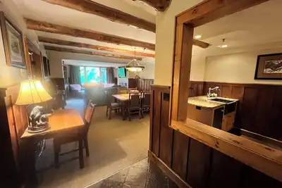 Image de 30-50% Off Whiteface Lodge Resort. Sleeps 6. Avail Oct 24th-31st