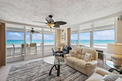 Image de Redington Towers 3f|2bd|2ba| Beachfront