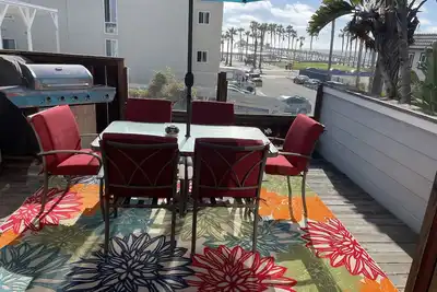 Image de Custom built 6 bedroom home