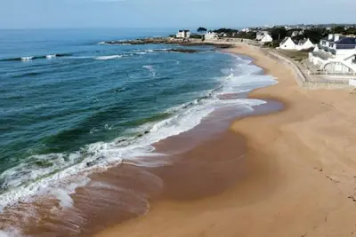 Image de Appartement refait neuf. 100m de la mer, plein sud