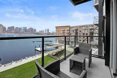 Image de water view 2 bed 2 Bath Apartment