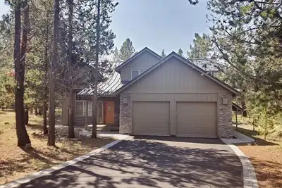 Image de Sunriver 3 bedroom home, new hot tub, 8 Sharc passes