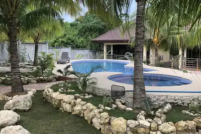 Image de Tyner’s Place. Four private cottages with your own pool.