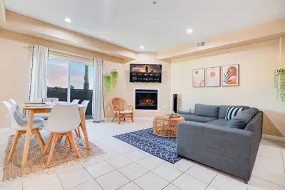 Image de Boho 4Bedroom Family Townhome (10 min to Sd Zoo)