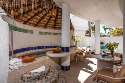 Image de Beautiful view of the arch, Club Cascadas suite with kitchen.