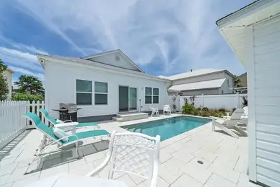 Image de Private Pool, 2 blocks to beach & 1 bloc to The Henderson, great location