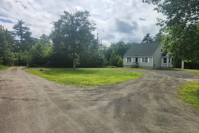 Image de Four Bedroom Plus Bonus Room Cape in Quiet setting