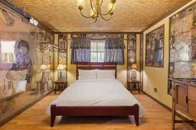 Image de Unit 6 Fun Whimsical 2-Bedroom Stay by the River!
