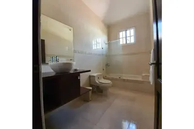 Image de Luxurius House Near Airport