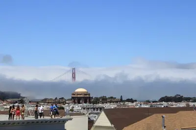 Image de Golden Gate Bridge View and Close to Union St. Restaurants/Bars/Shops