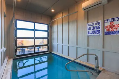 Image de Skinny-Dippin - Indoor Heated Pool, Dog Friendly