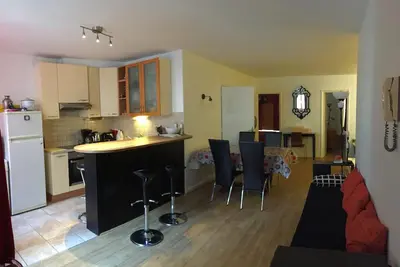 Charmant Appartement Bastille \nà 5 mn : Opera  et  Marais\nrenove, clair, ascenseur
