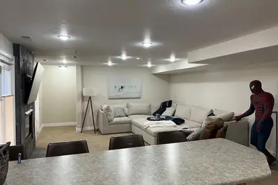 Image de 2 Br/1 Ba Private Basement Apartment Sandy, Utah. Close to Snowbird and Alta