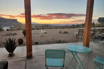 Image de Villa supervise le lac Powell et Antelope Canyon