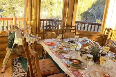Image de Beautiful cabin overlooking valley