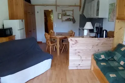 Image de Studio cabine 28m² à Corrençon-en-Vercors, proche village, navettes, skis, nature, 4 pers, balcon