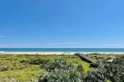 Image de Free Fun Included Daily, beautiful Ocean Front 3rd floor condo with unbeatable views!