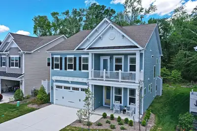 Image de Sleeps 10 - Pristine 4bd, 3. 5 Bath Home located just 2 miles to Bethany Beach, De in the Ocean View Beach Club community! Pool, Fitness Center, Sauna, Multi Sport Court, Weekend Shuttle!