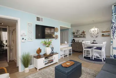 Image de 1br Coastal Hideaway | Pool, Golf & Beach Nearby