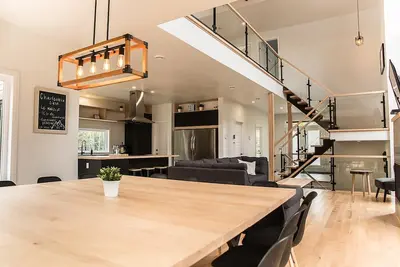 Image de Chalet Le 26 de Charlevoix! Spa, Nature, Intimité, Billard, Animaux acceptés!
