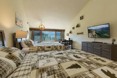 Image de The Lookout (#406) | 10 min to Ski - Golf - Ac/Pool/Hot Tub - High Ceilings