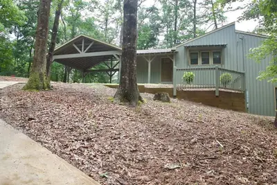 Image de Modern Vibe Cottage- long term rentals only.