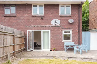 Image de Bright + modern 3 bed house in Stratford + garden!