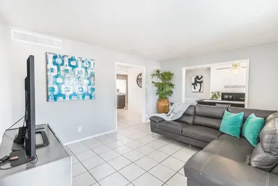 Image de Pool, Sleeps 10, Centraly Located, game room, pets. great for Long Term stays.
