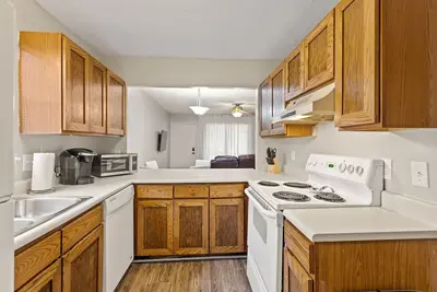 Image de Quiet Up Down Duplex perfect for business travel!
